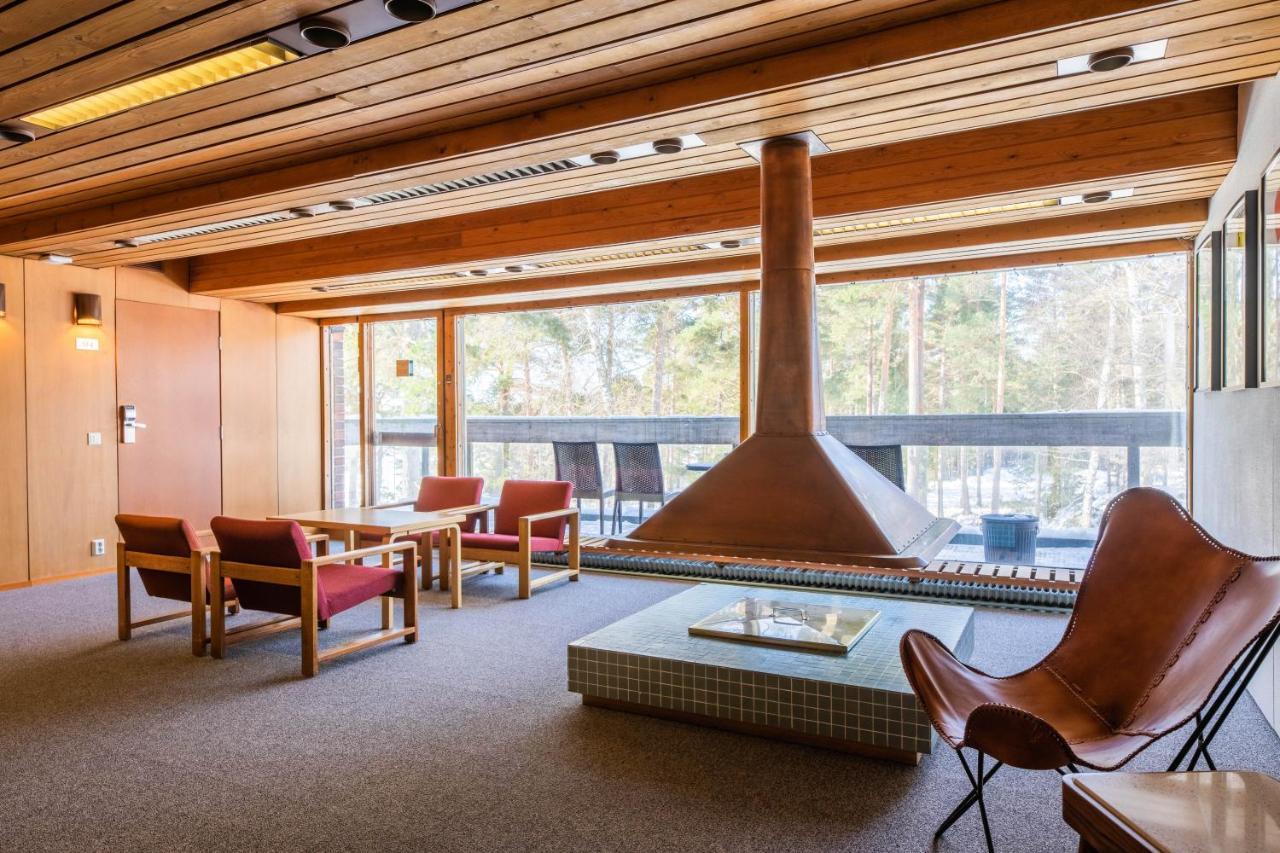 Rantapuisto 4*